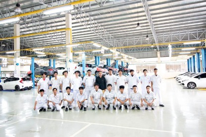 ทีมช่างซ่อมรถฮอนด้ามืออาชีพ